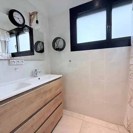 Lumiere - Confort, Spa, Piscine & Babyfoot Villa Beynost