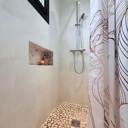 Lumiere - Confort, Spa, Piscine & Babyfoot Beynost