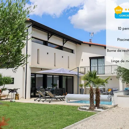 Lumiere - Confort, Spa, Piscine & Babyfoot Beynost