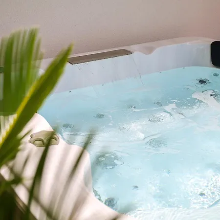 Lumiere - Confort, Spa, Piscine & Babyfoot Beynost